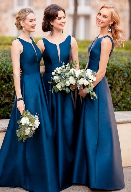 Estilizan, son elegantes y se pueden encontrar en distintos estilos, tejidos y colores. Vestidos de damas de honor sencillos