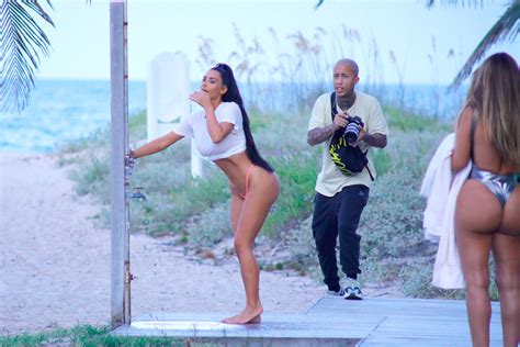 Kim Kardashian Sexy 35 New Photos Thefappening