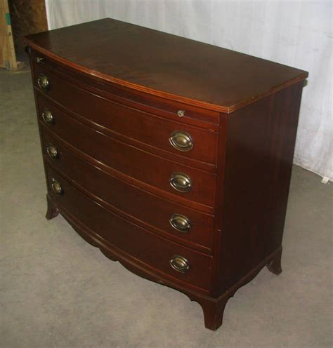 1930s Mahogany Hepplewhite Style Chest Dresser With Curved Front At