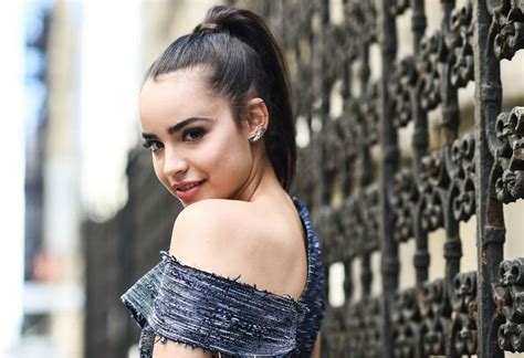Judging who we love, judging where we're from (where we're from) when did this become so normal? Entrevista con Sofia Carson en WDM Radio Awards, 2017 ...