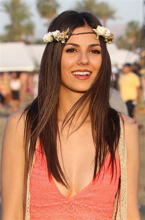 Celebrity Victoria Justice Weight Height And Age Victoria Justice Celebrities Victoria
