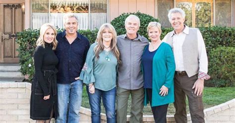 The Brady Bunch Cast Reunites At Iconic House Ahead Of Hgtv Renovation