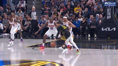 Steph Curry Drains Trademark No Look 3 Pointer In Warriors Win Over Suns Nbc Sports Bay Area