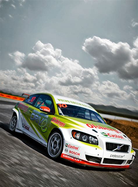 With realistic driving dynamics, including tire wear, performance metrics, and more, racers are able to virtually feel as though you are. DRIVe technology in the new Volvo C30 Green Racing for STCC