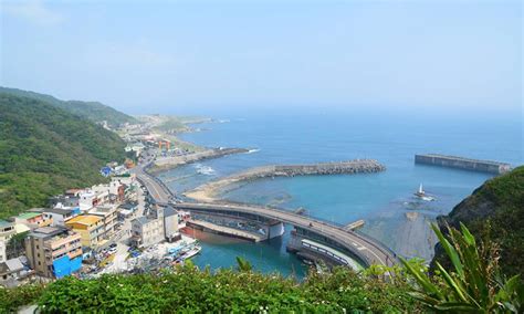 行政院長蘇貞昌點出紓困三原則，包括「個人加快、產業加強、貸款加碼」，同時要求「從速、從優處理」。 「紓困4.0」方案包括個人補貼、貸款補貼，以及產業紓困、稅賦減免等措施，主要將 強化 對自營作業者、農漁民、遊覽車與計程車駕駛等紓困補貼。 在個人補貼部分. 情人湖 外木山，悠悠一日基隆 - 基隆款款行 - 微笑台灣 - 用深度旅遊體驗鄉鎮魅力
