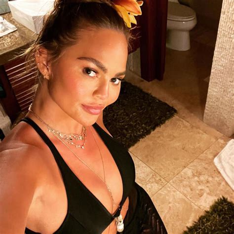 Chrissy Teigen Poses Nude In Shocking Photo With Bizarre Detail