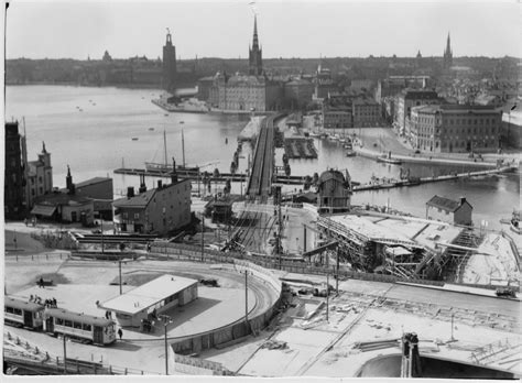 Slussen/södermalmstorg · hållplatser bus stops. Utsikt från Slussen mot Gamla stan och Kungsholmen ...
