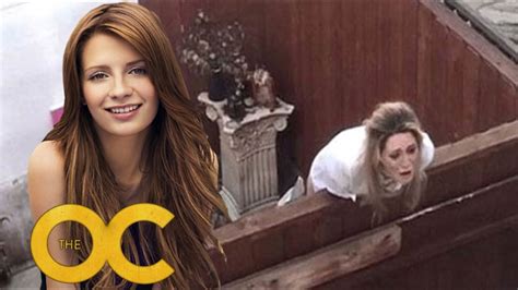 La esquizofrenia es un gran conjunto de síntomas en los que se destacan los brotes psicóticos, sin embargo se trata de una enfermedad más estable en el tiempo y. Mischa Barton, en pleno brote Psicótico - YouTube