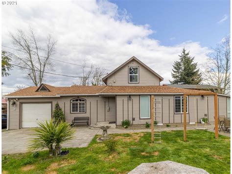 415 A Ct Woodburn Or 97071 Mls 21211223 Redfin