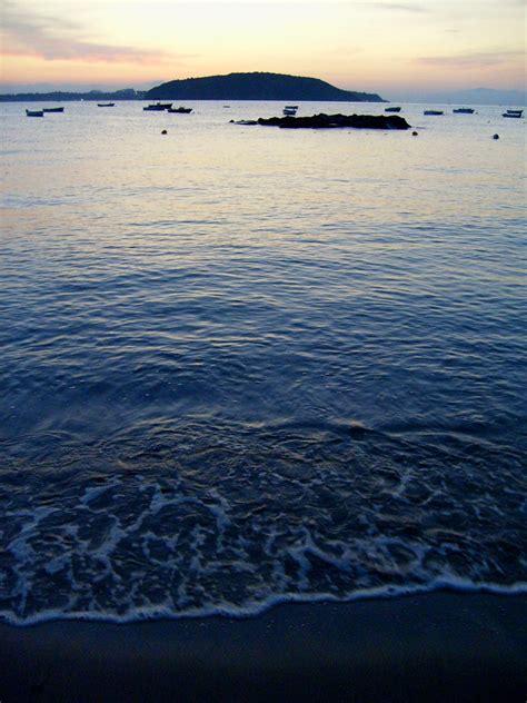 Vivara Da Ischia Veduta Dell Isola Di Vivara Adiacente A Flickr