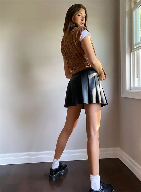 Olive Mini Skirt Mini Skirt Style Short Skirts Outfits Leather