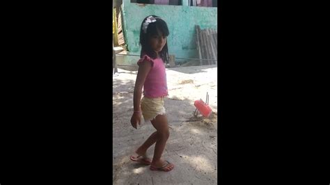 menina dancando menina de 7 anos dançando youtube menina dançando kuduro de 12 anos