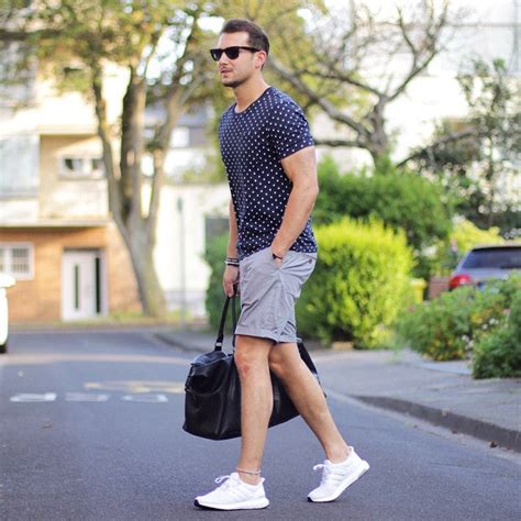 10 Ways To Wear Your T Shirt With Shorts Coolest Hairstyles And Beards