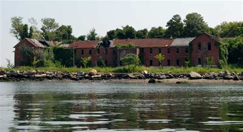 Hart Island Nycs Island Of The Dead Potters Field Infamous New York