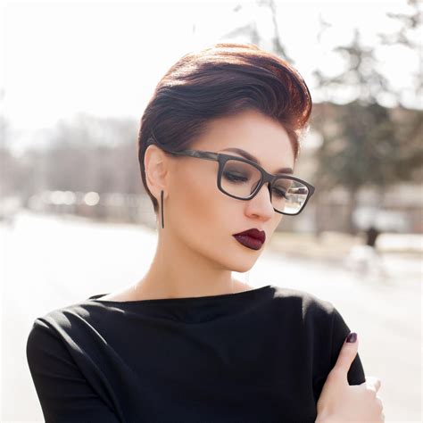 Frisuren mit Brille schönsten Frisuren für Brillenträger BRIGITTE de