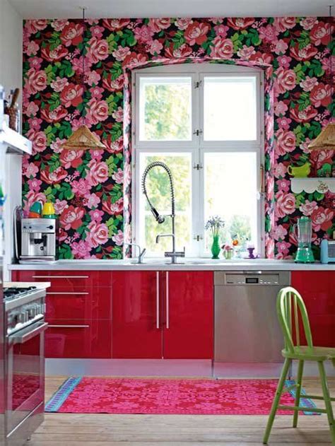 Crazy Kitchen Color Bright Pink And Red Floral Wallpaper — Kitchen