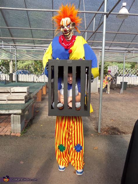 Killer Clown Captures Boy Illusion Costume Best Diy Costumes Photo 33