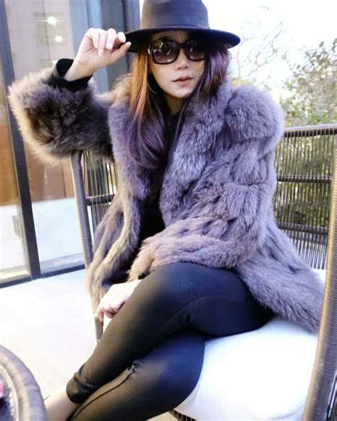 Pin De Tengzost Em Asian In Fur Coat