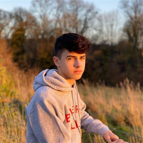 Kyle Thomas Tiktok Star Wiki Bio Edad Girlfriend Pamilya Career Net Worth Taas Timbang