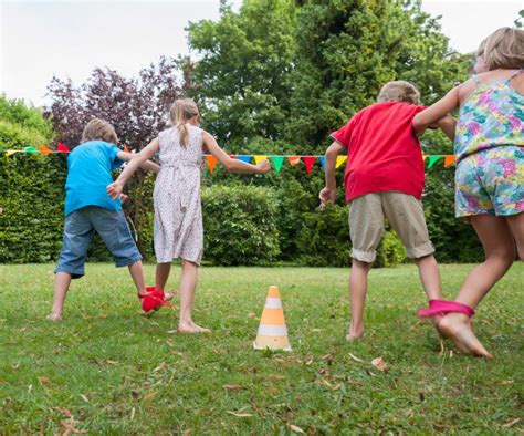 Spiel Ideen F R Den Kindergeburtstag Im Freien Famigros