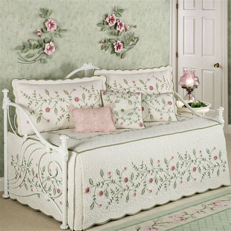 Daybed Bedding Sets Clearance 20 Attributions To The Realisation Of