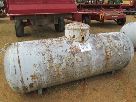 250 Gallon Gas Tank Jm Wood Auction Company Inc