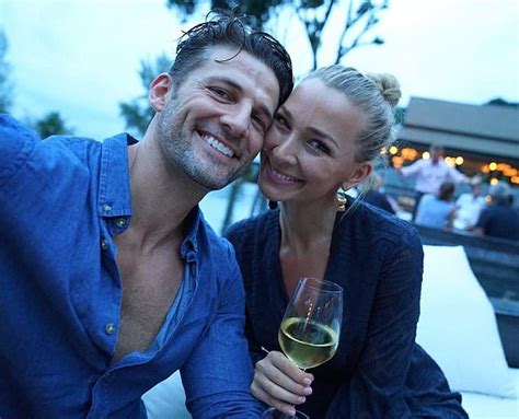 Anna Heinrich And Tim Robards At Dream Wedding In France Daily Mail Online