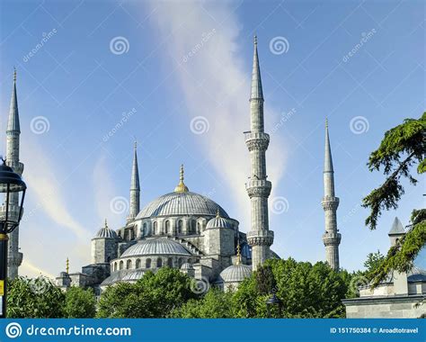 La Mezquita Azul En Estambul Turqu A Foto De Archivo Imagen De