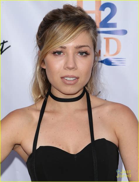 Jennette Mccurdy Allie Gonino Step Out For Lost In America Screening Photo Photo