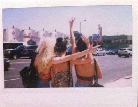 Pin By Alexis Michelle On Photography Best Friend Pictures Polaroid