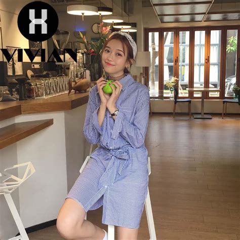 Sentuhan pita membentuk motif garis di beberapa bagian blus putih ini melahirkan kesan edgy. HARGA DISKON ?VIVIAN? Dress Kemeja Wanita Model 2Pcs Palsu ...