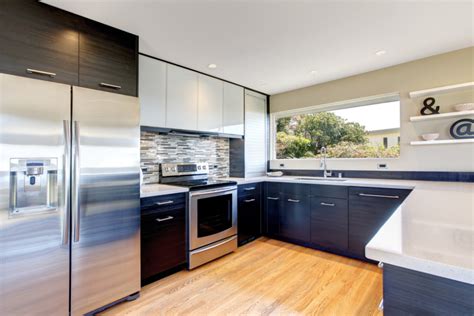 Ahora se impone un muebles par una cocina moderna con un toque funcional, acogedor y bonito. Cocina moderna con muebles gris oscuro. Fotos para que te ...