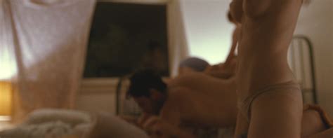 Naked Elizabeth Olsen In Martha Marcy May Marlene