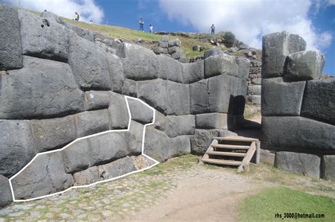 Guia Cusco Peru Imagenes Curiosa Piedra Con Forma De Puma En