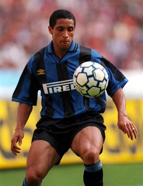 Roberto Carlos En El Foot Ball Club Internazionale Milano