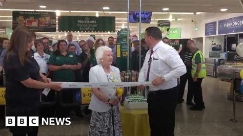 Sheffield Grandma Reopens Her Local Supermarket Bbc News