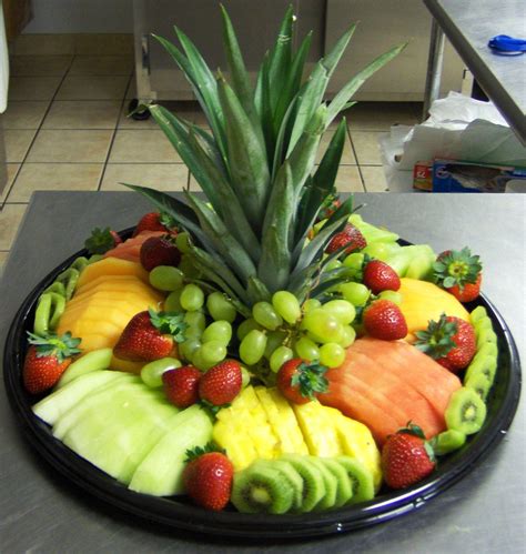 Fruit Tray Cut Off The Top Of A Pineapple For A Center Piece Veggie