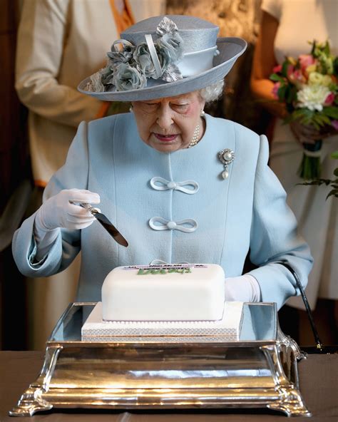 the one thing the queen eats every single day vanity fair