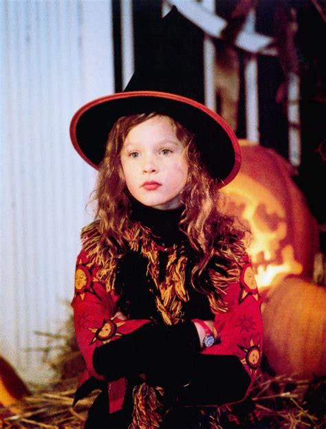 The Story Behind The Iconic Costumes Of ‘hocus Pocus Glamour