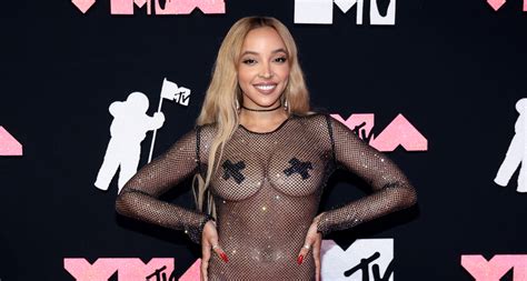 Tinashe Wears Most Daring Look Yet Goes Nearly Naked On Mtv Vmas