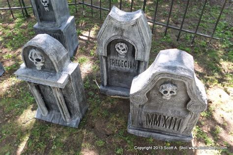 How To Chunky Tombstones Halloween Tombstones Halloween Gravestones