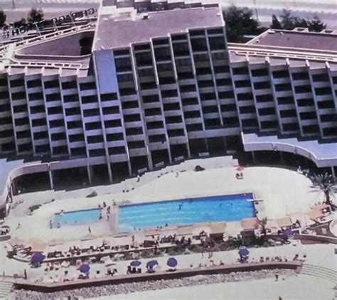 Chicago Beach Hotel Now Jumeirah Beach Hotel Dubai