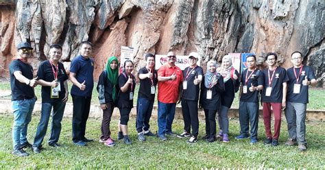 Days jumping the management of gua damai extreme park opened up their small cliff for base jumping during the days of tuesday 27th and tuesday 28th september. Sahabat Media MMSOS Ke Gua Damai Extreme Park | Pengalaman ...