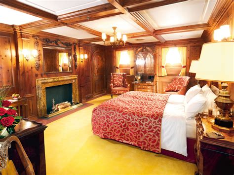 This newly built home boasts 1,800 square feet and comfortably sleeps up to 4 guests. SEA CLOUD photo gallery - SEA CLOUD CRUISES