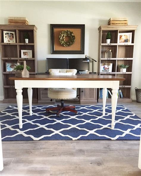 A modern farmhouse home office like joanna gaines? Best 25+ Office bookshelves ideas on Pinterest | Wall ...