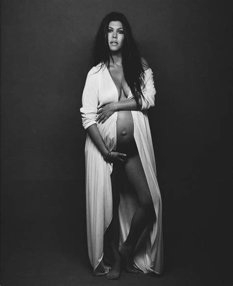 Pregnant Kourtney Kardashian Poses Nude In Photoshoot The Best Porn Website