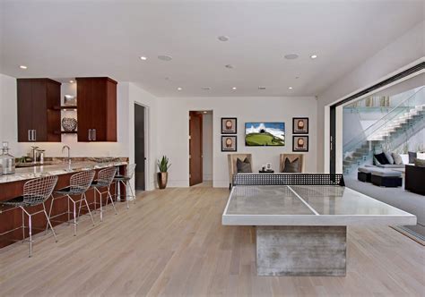 Have you ever imagined one that has fabulous design and maximum comfort to give to you? 72 Really Cool Modern Basement Ideas | Luxury Home ...