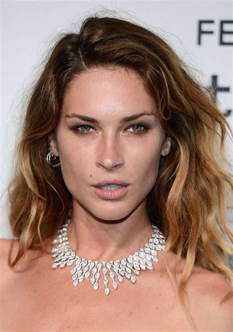 Colour Erin Wasson Messy Hairstyles Summer Hairstyles Daria Beauty