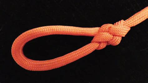 Paracord lanyard knot (diamond knot). "How To Tie The Broach Loop Knot With Paracord" - YouTube