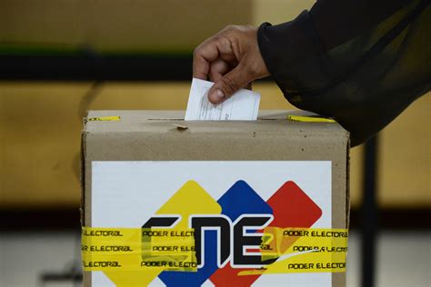 Oficialismo Adelanta Elecciones Presidenciales De Venezuela